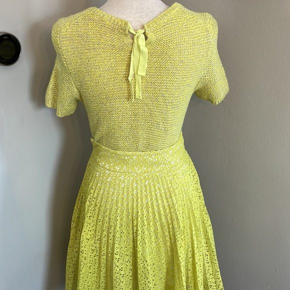 Karen Millen lace skirt - Picture 4 of 8